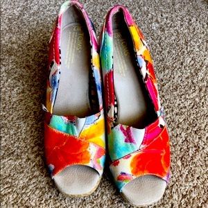 TOMS Women's Multi-Color Canvas Wedge Peep-Toe
